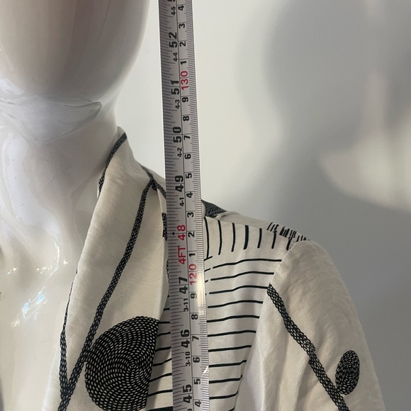 Minkas Black and White  dress abstract print - Picture 3 of 9